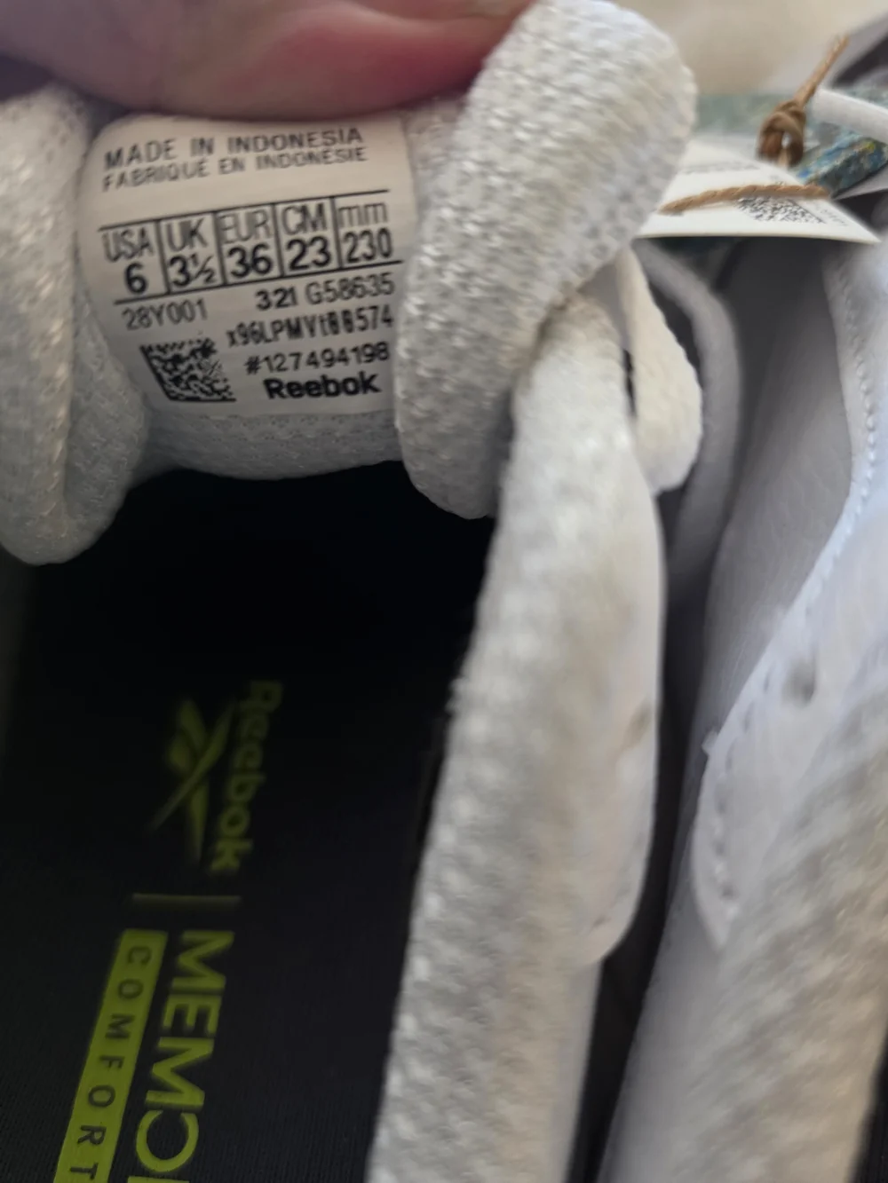 Reebok clean white